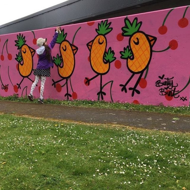 bintybint-dan-ayam-ayam-penghibur-hati