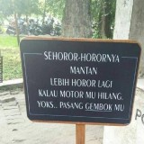 3-peringatan-kocak-di-parkiran-yang-bikin-kamu-terbahak