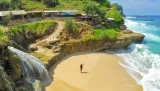 5-air-terjun-di-jawa-timur-yang-langsung-jatuh-ke-laut