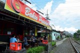 6-resto-legendaris-kota-malang-bikin-perut-kenyang-senyum-mengembang