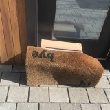 7-barang-yang-ditaruh-di-bawah-keset-tapi-bukan-kunci