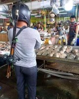 bapak-bapak-diam-mengawasi-bergerak-cepat-kasih-solusi