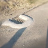 benda-yang-gak-di-bangun-sesuai-tempatnya-ini-gak-jelas-banget-dan-bikin-geleng-geleng-kepala