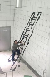 bukan-sulap-bukan-sihir-naik-tangga-tanpa-alas