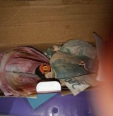 cara-nyeleneh-orang-simpan-duit-ini-bikin-tepuk-jidat