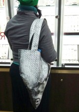 deretan-gaya-fashion-nyeleneh-di-ruang-publik-ini-geleng-kepala