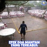 deretan-meme-orang-yang-terkena-apes-ini-bikin-senyum-sepet