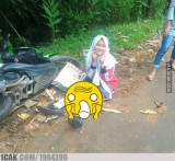 deretan-orang-orang-santuy-tingkat-dewa-dalam-sebuah-kecelakan