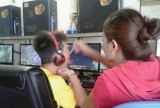 deretan-potret-aksi-emak-emak-demi-si-buah-hati-ini-kocak-dan-bikin-ngakak