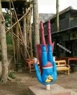 deretan-potret-kocak-patung-super-hero-ini-bakal-bikin-kamu-ngakak-guling-guling