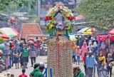 di-pati-kudus-perayaan-ritual-meron-diserbu-warga