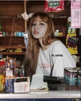 editan-kocak-lisa-blackpink-lagi-di-warung-ala-62-ini-bikin-ngakak-geli