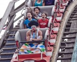 ekspresi-kocak-orang-saat-naik-roller-coaster-ini-lain-dari-pada-yang-lain