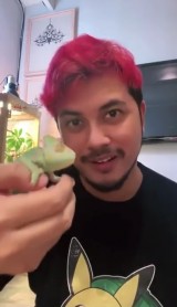 gaya-kocak-dalam-menceritakan-pengalaman-memelihara-chameleon-ini-bikin-melongo
