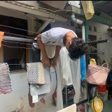 gaya-kocak-orang-berjemur-ini-bikin-ngakak-seharian