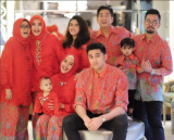 inspirasi-seragam-keluarga-yang-kompak-banget