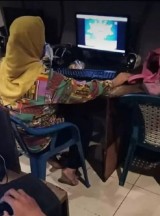 kelakuan-emak-emak-bertingkah-bak-pro-player-game-ini-bikin-ngakak-terus
