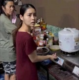 kelakuan-kocak-emak-emak-ketika-masak-ini-out-of-the-box-bikin-ngakak