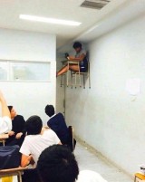 kelakuan-kocak-murid-yang-duduk-paling-belakang-ini-bakal-bikin-kamu-kangen-masa-sekolah