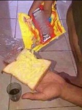 kelakuan-kocak-orang-ketika-makan-roti-dengan-selai-ala-low-budget-ini-bikin-ngakak