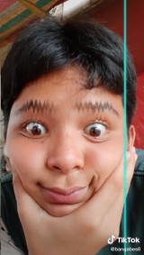 kelakuan-kocak-orang-pakai-filter-viral-di-tiktok-ini-bikin-ngakak