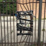 kelakuan-kocak-orang-perbaiki-barang-pakai-lakban-ini-bikin-geleng-kepala