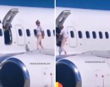 kelakuan-kocak-penumpang-pesawat-ini-bikin-geleng-geleng-kepala