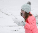 kelakuan-warga-62-kalau-salju-turun-di-indonesia