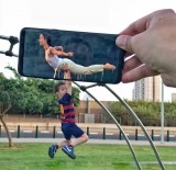 kreasi-gabungan-fiksi-dan-objek-lain-ini-hasilnya-bikin-senyum-tipis