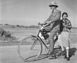 manis-manja-5-potret-pahlawan-indonesia-dan-pasangannya-bikin-baper