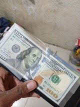 momen-kocak-kurir-menerima-uang-cod-ini-bikin-geleng-kepala