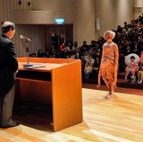 momen-kocak-mahasiswa-kyoto-university-cosplay-saat-wisuda-ini-lucu-banget