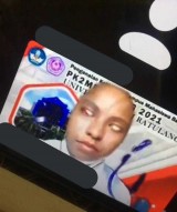 moment-kocak-ketika-orang-menyatu-dengan-background-di-aplikasi-zoom-ini-bikin-ngakak