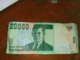 moment-kocak-saat-dapet-duit-ini-endingnya-bikin-ngakak