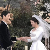 ngakak-banget-untung-kawinan-song-joong-ki-dan-song-hye-kyo-nggak-gini