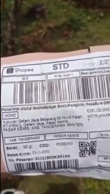 ngantar-paket-ke-kuburan