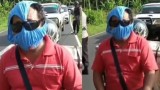 pengendara-motor-pakai-celana-dalam-pengganti-masker-polisi-sampe-ngakak