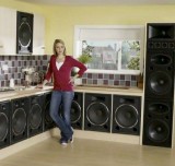 pengeras-suara-anti-mainstream-ini-bikin-jantung-dag-dig-dug