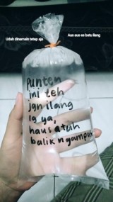 peringatan-kocak-yang-menempel-di-pintu-kulkas-ini-bakal-bikin-kamu-langsung-bertobat