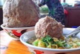 porsi-bakso-super-bikin-klenger-dan-baper