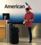 pose-kocak-orang-saat-berdiri-ini-anti-nyeleneh-banget