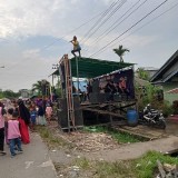 potret-absurd-dan-nyeleneh-ketika-di-tempat-umum-ini-bikin-kita-heran-cekikikan