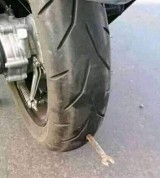 potret-apes-ban-kendaraan-alami-kebocoran-ini-bikin-melongo