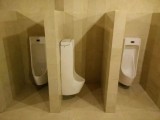 potret-desain-kamar-mandi-aneh-ini-bikin-pengen-buru-buru-keluar