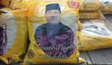 potret-karung-beras-gak-biasa-ini-bakal-bikin-kamu-tepuk-jidat