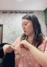 potret-kocak-istri-saat-ambil-uang-suami-dikantong-celana-tanpa-takut-dimarahi