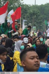 potret-kocak-kelakuan-orang-pakai-topeng-hacker-ini-bikin-ngakak