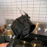 potret-kocak-ketika-gagal-masak-makanan-jadi-gosong-semua