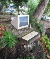 potret-kocak-meja-kerja-yang-gak-biasa-ini-bikin-geleng-geleng-kepala