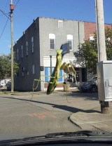 potret-kocak-objek-membesar-dan-menciut-invasi-kaum-titan-ini-bikin-kucek-mata